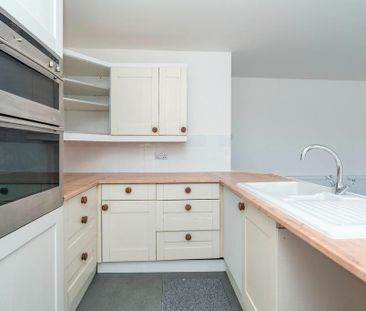 3 bedroom flat to rent - Photo 1