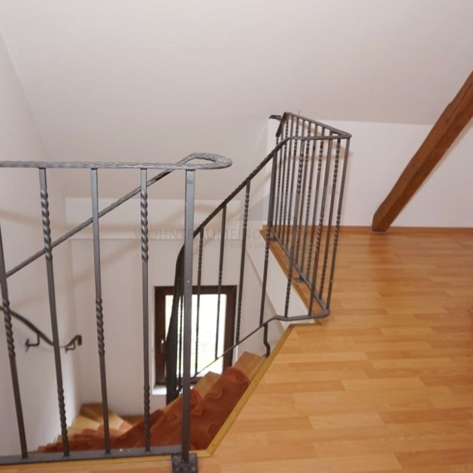 Romantische Dachgeschoss-Wohnung mit Sichtbalken - Photo 1