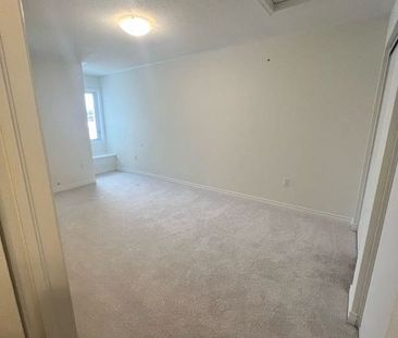 For Lease - 3327 Thunderbird Promenade, Pickering, Ontario - Photo 3