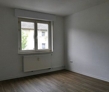 ﻿Schöne 2-Zimmer-Wohnung mit Tageslichtbad und Balkon im Limes-Quartier zu vermieten - Foto 2