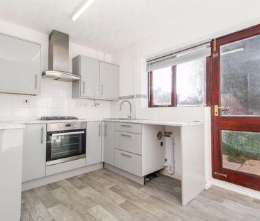 2 bedroom semi-detached house to rent - Photo 6