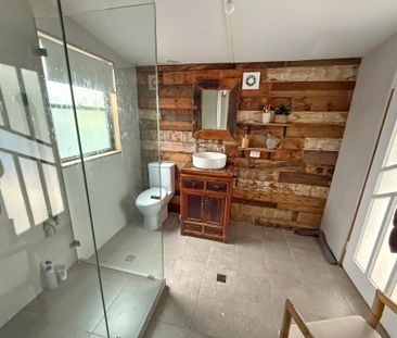 UNIQUE GARDEN OASIS - 3 BEDROOM HOME WITH STUDIO & LAKE VIEWS - Photo 4