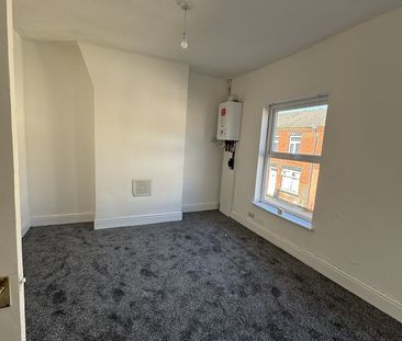 3 Bed Terraced House, Roda St, M9 - Photo 5