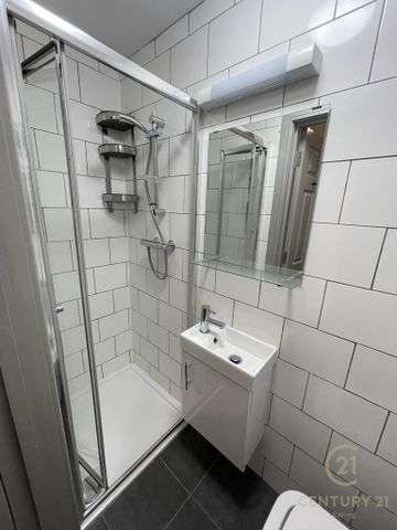 1 bedroom in a house share to rent - Photo 5