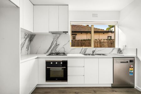 Renovated Apartment in Prahran - Photo 2