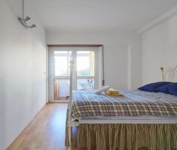 3-bedroom apartment for rent in Lisbon, all bills included - Photo 1