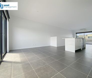 Modern & Spacious 2-Bedroom Townhouse in Deanside - Photo 4