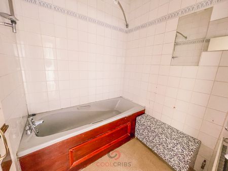 Holloway Road, Islington, London, N7 - Photo 5