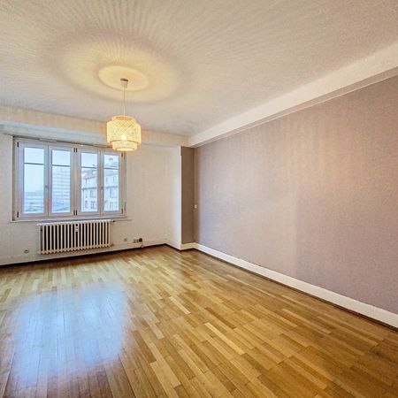 STRASBOURG - Beau 2 pièces avec balcon - Photo 4