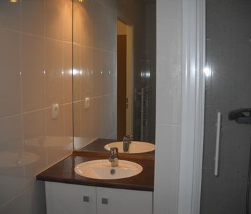 Location Appartement 2 pièces 38m² LA CHAPELLE SUR ERDRE 44240 - Photo 3