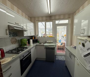 1 bedroom in a house share to rent - Photo 3