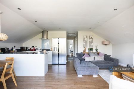 2 bedroom maisonette to rent - Photo 2