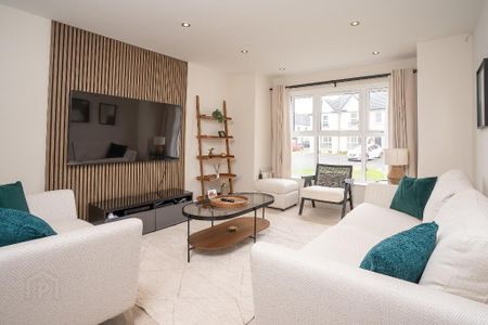 72 The Demesne, Hillsborough Road, Carryduff, BT8 8GU - Photo 2