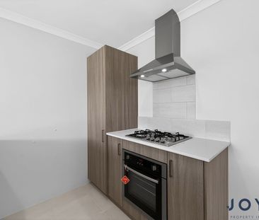 Stylish & Spacious 3 Bedroom Home with Generous Outdoor Living - Photo 6