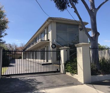 4/3 Kokaribb Rd, Carnegie VIC 3163 - Apartment For Rent | Domain - Photo 4