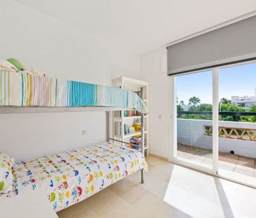 Luxury Semidetached House for rent in Estepona, Spain - Photo 6