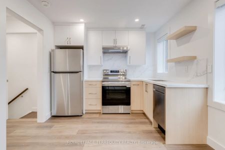 94 Earlscourt Avenue #2 - Photo 5