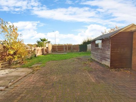 3 bedroom - Photo 5