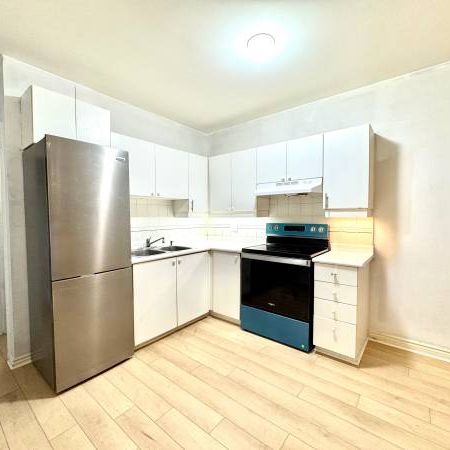 2 bedroom apartment Bloor/Dovercourt - Photo 3