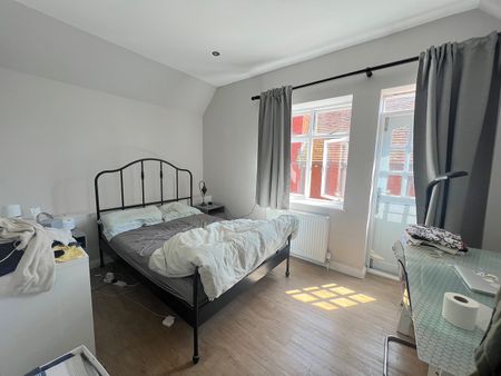 Grand Avenue, Hove BN3 2LF - Photo 4