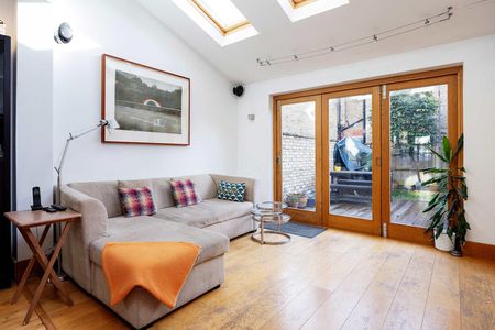 Elborough Street - Photo 3