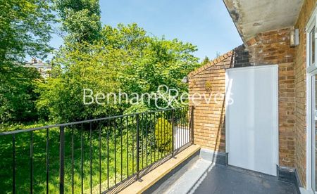 2 Bedroom flat to rent in Parkhill Road, Hampstead, NW3 - Photo 3