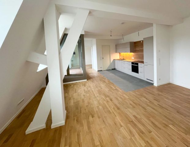 Stilvolle 2 Zimmerwohnung mit Dachterrasse im historischen Kloster von Limburg! - Photo 1