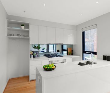 STYLISH TWO BEDROOM HOME IN PREMUIM LOCATION - Photo 5