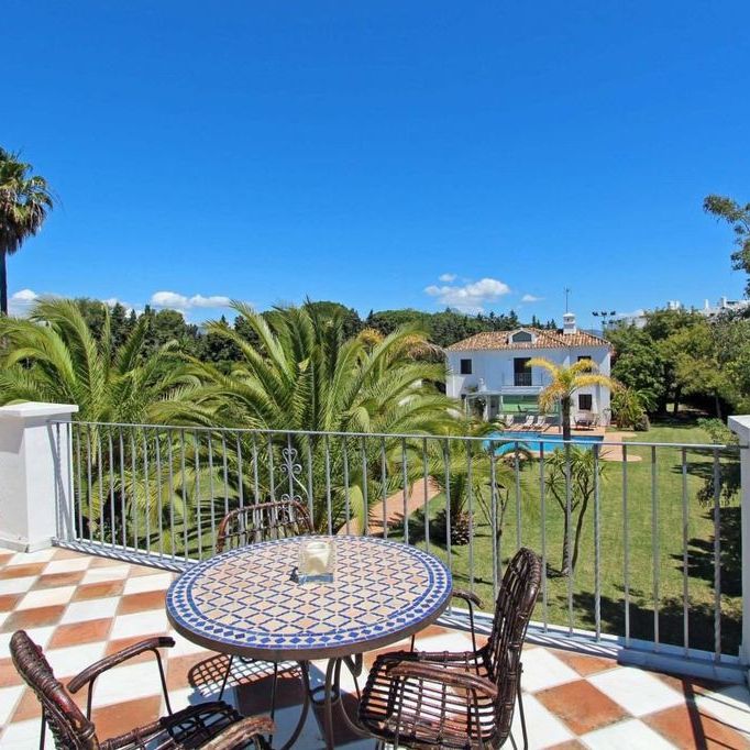 6 bedroom luxury Villa for rent in San Pedro de Alcántara, Spain - Photo 1