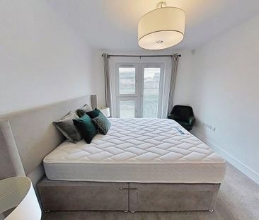 3 bedroom apartment to rent - Photo 6