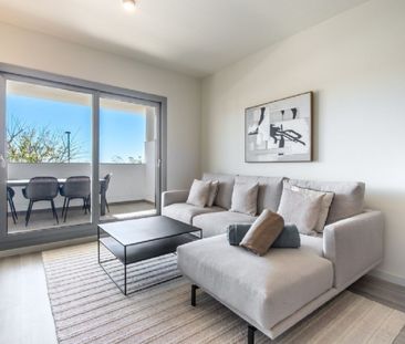 2 Bedroom Apartment For Rent in Estepona, Málaga - Photo 5