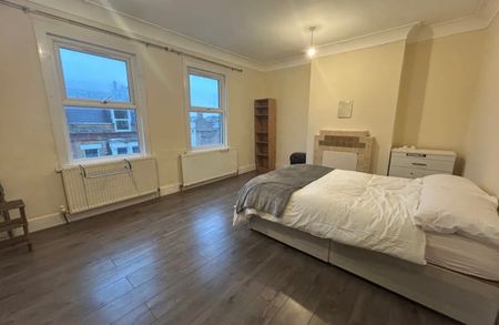 4 Bed Flat, High Street, E17 - Photo 5