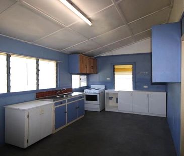 Cosy cottage home in Depot Hill. - Photo 4