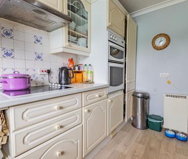 2 bedroom ground floor flat to rent - Photo 6