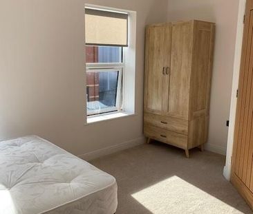 Church Road, Lawrence Hill, Bristol - Photo 1