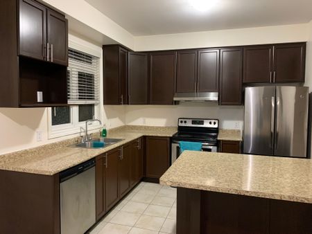 For Lease - 6303 St Michael Avenue, Niagara Falls, Ontario - Photo 4