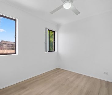 2-Bedroom Apartment with Lock-Up Garage - Photo 4