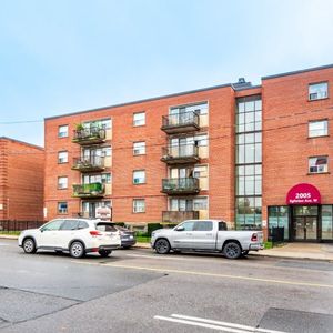 2005 Eglinton Avenue West - Photo 2