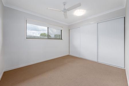 MODERN FAMILY HOME IN QUIET KIRKWOOD ESTATE - Photo 3