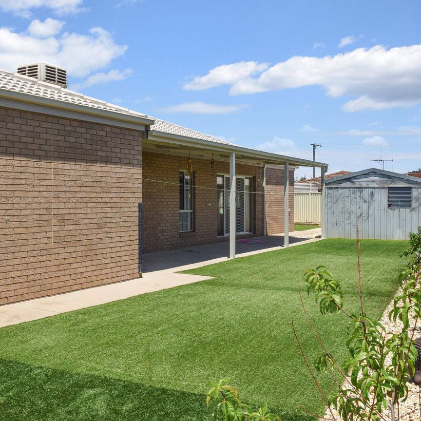 6 Sarsfield St, Shepparton - Photo 1