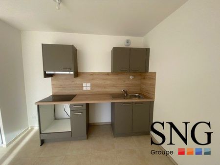 T1 + PARKING - Photo 2