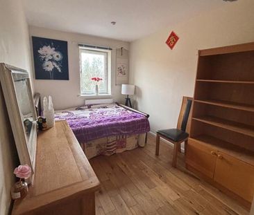 Room in a Shared House, Morphou Road, NW7 - Photo 1