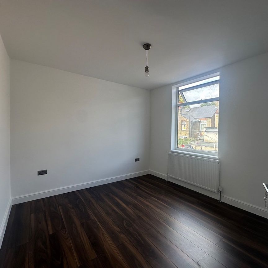 4 Bed Terraced House, Movers Lane, IG11 - Photo 1