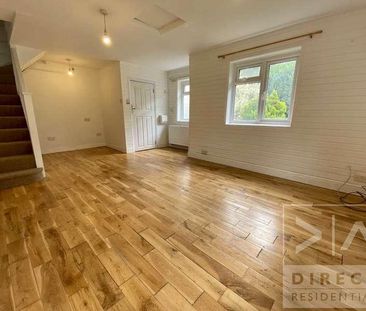 The Parade, Epsom, KT18 - Photo 2