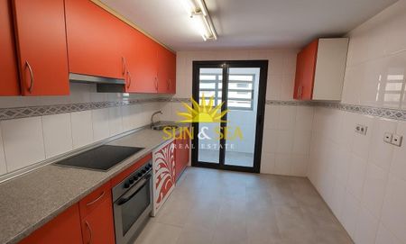 FOUR-BEDROOM APARTMENT – ALICANTE - Photo 4