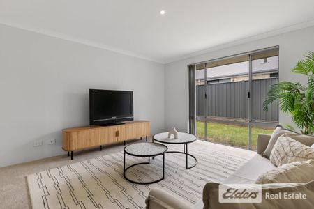 Bright and Spacious Family Living - Photo 5