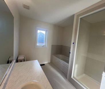 For Lease - 256 Pottruff Road, Brant, Ontario - Photo 5