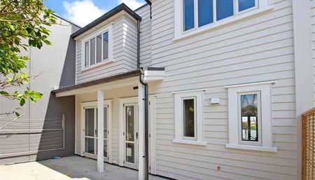 3 Bedroom Property - Photo 5