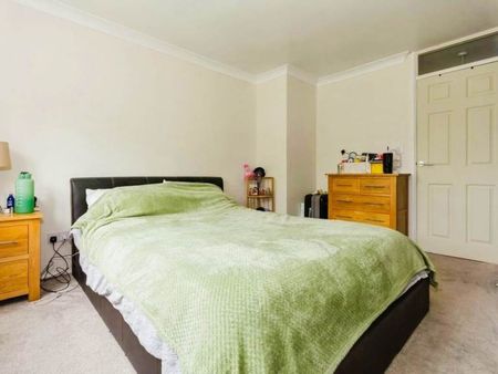 Room in a Shared Flat, Harts Lane, IG11 - Photo 4