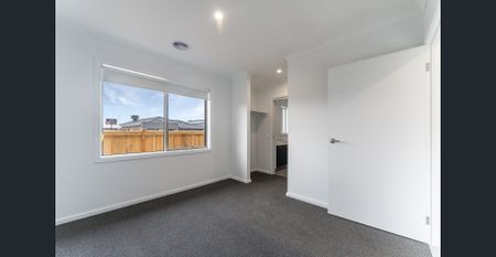 **RECEIVE ONE MONTH FREE RENT, ASK US HOW! Brand New 4-Bedroom Family Home for Lease – Deanside - Photo 3